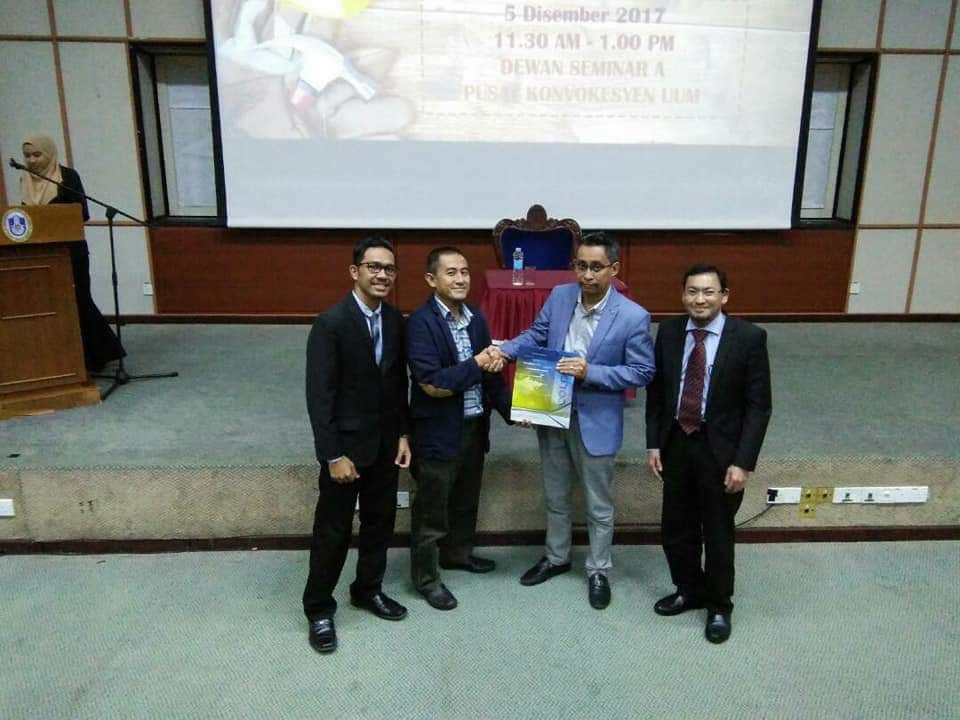 photo6215446976376450719