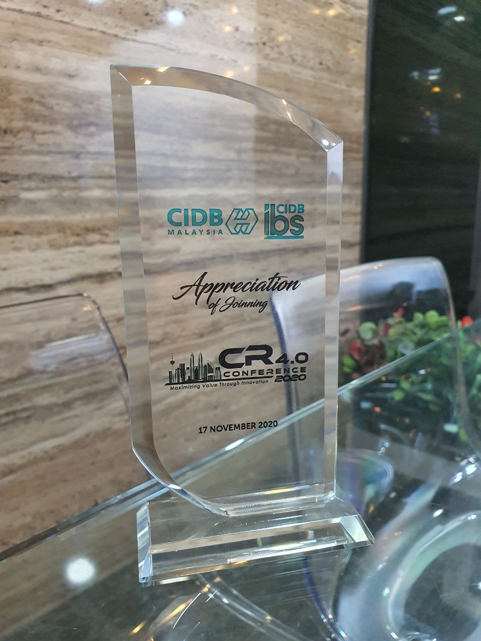 photo6215446976376450791