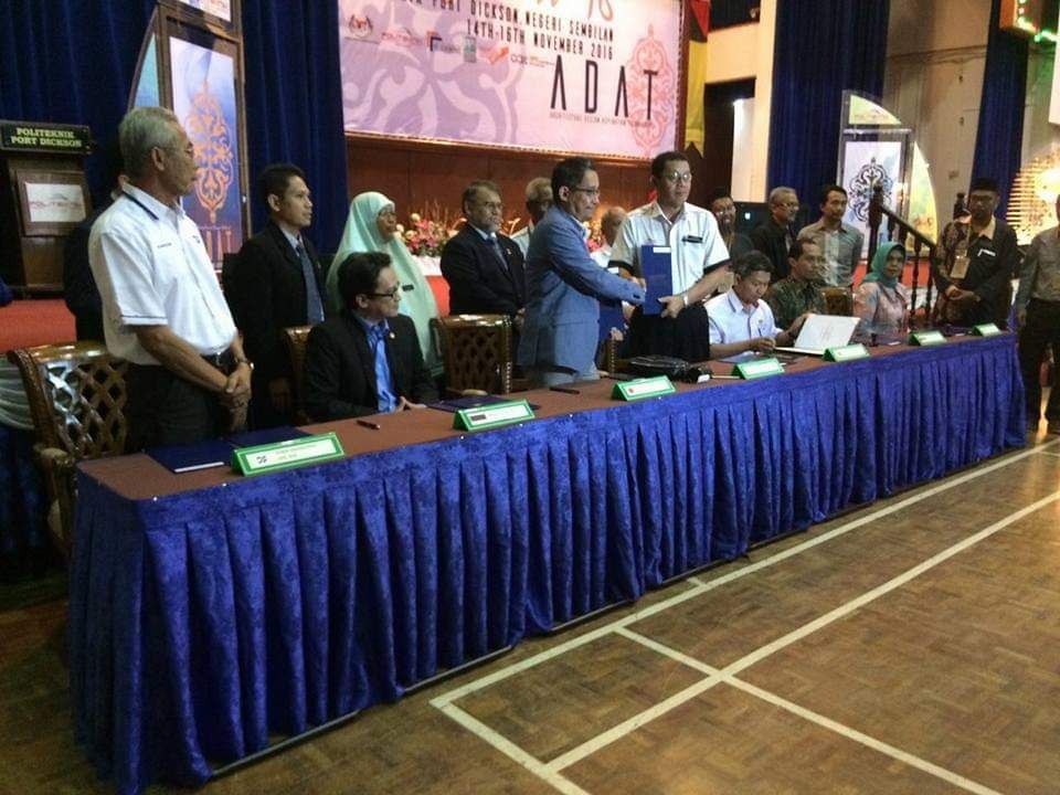 photo6215446976376450740