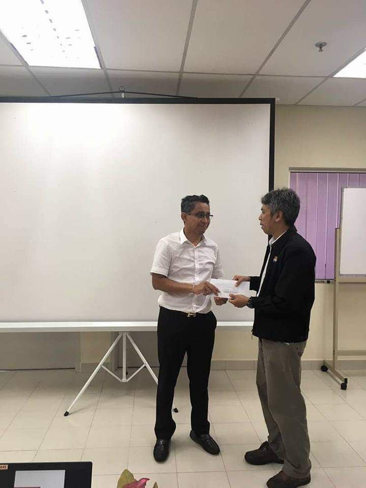 photo6215446976376450741