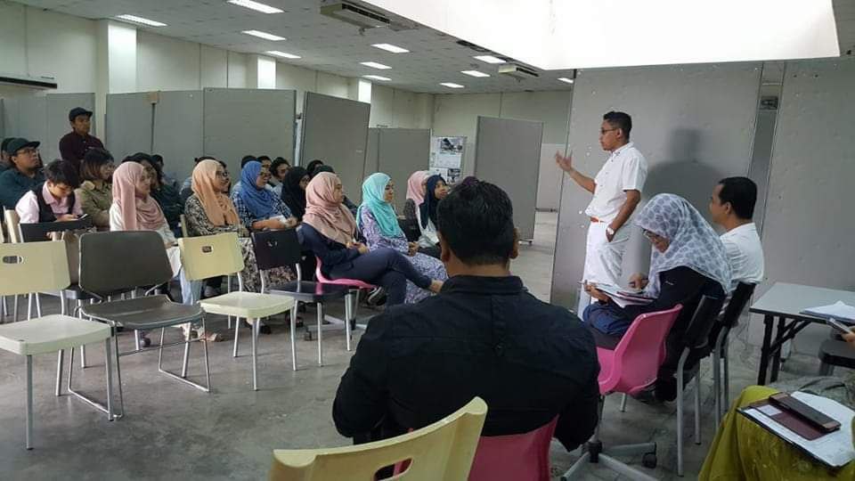 photo6215446976376450747