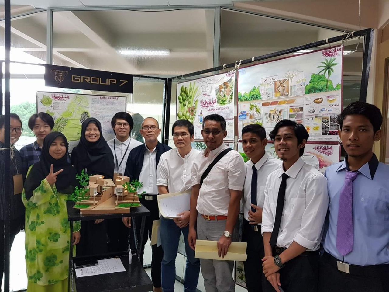 photo6215446976376450771