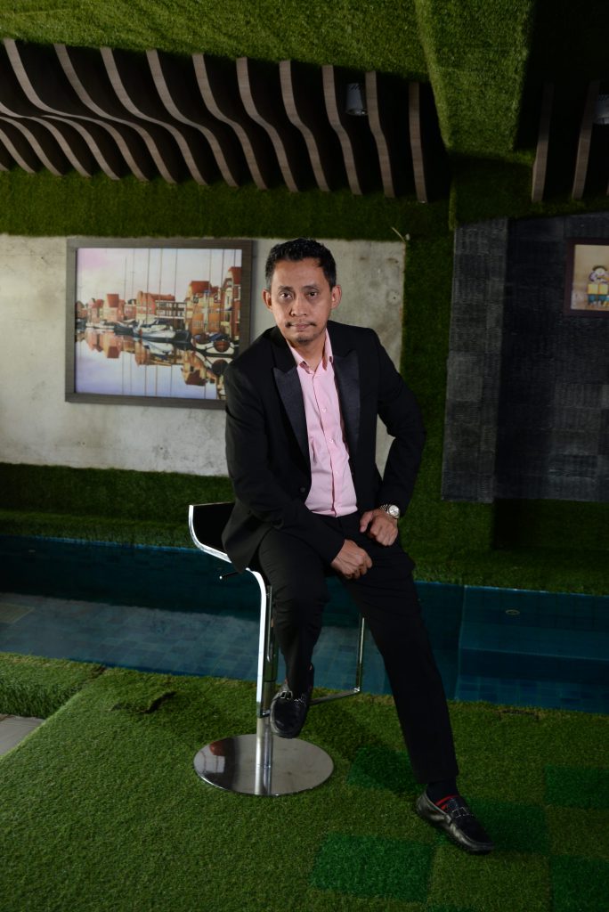 IN-STEP-WITH-UNIQUE-CREATIVITY_MAG-Builders-684x1024