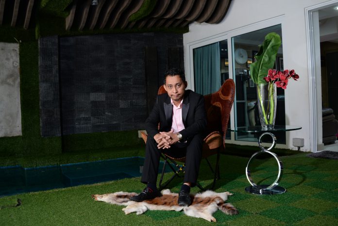 IN-STEP-WITH-UNIQUE-CREATIVITY_MAG-Builders_Edited-31May17-696×465