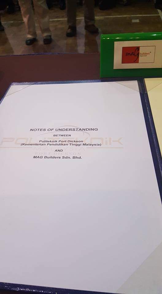 photo6215446976376450765