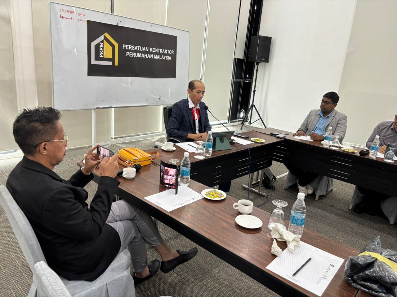 499994855_737565198600410_5083714997527485735_n