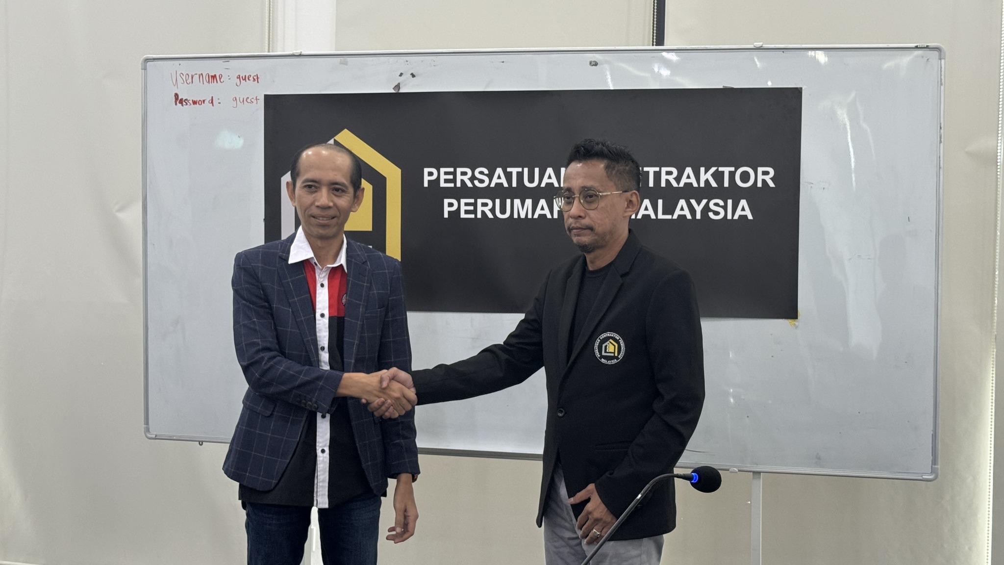 500226516_737565598600370_7173037844678677372_n